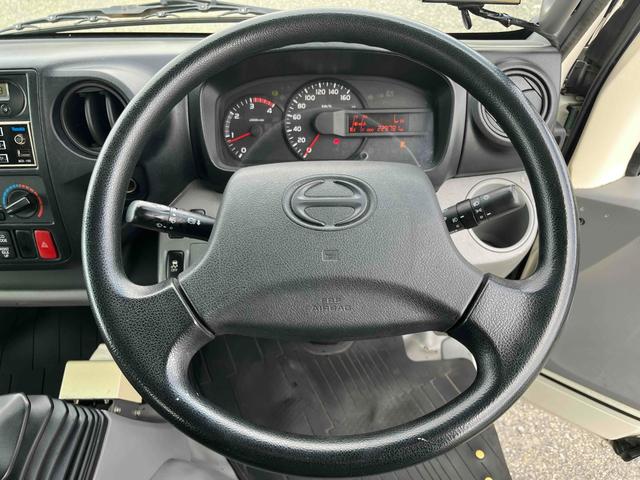 デュトロ 上物ステンレス２．５５ｔ積み巻込み式パッカー車７．３立米　２．５５ｔ積み回転板式パッカー車　６速ＭＴ　ステンレス加工車　バックカメラ　ＥＴＣ付　新明和製Ｇ－ＲＸ　７．３立米　連続スイッチ　汚水タンク　計量器　コンテナ反転装置付　車両総重量７９８５キロ（15枚目）