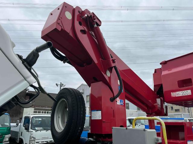 エルフトラック 電工仕様９．７ｍ高所作業車アイチＳＢ１０Ａ　絶縁ブーム　高所作業車　電気工事仕様　２年車検対応　６速ＭＴ　アイチ製ＳＢ１０Ａ　最大地上高９．７ｍ　最大作業半径７．６ｍ　ＰＴＯ可動アワメーター３０９０時間　ＦＲＰバケット　絶縁ブーム（37枚目）