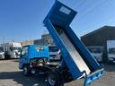 ２ｔ積み全低床ダンプ　５速ＭＴ　４ナンバー　５ｔ限定免許対応　２ｔダンプ　全低床　４ナンバー車　５速ＭＴ　新明和製３方開ボディー　荷台内寸長３０５幅１６０高３２ｃｍ　リヤ荷台地上高８５ｃｍ　車両総重量４９７５キロ　５ｔ限定免許対応車（31枚目）