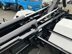 ファイター 増トン７．８ｔ積アームロール新明和Ｗシリンダー電動補助輪　増々トン７．８ｔ積み脱着装置付コンテナ専用車　７．５４Ｌディーゼルターボ　６速ＭＴ　ベッドレス 0500521A30250203W001 6