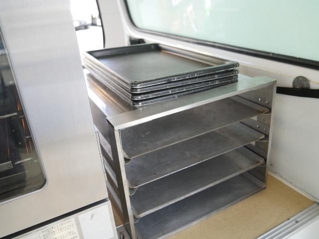 SロングDX 移動販売車 キッチンカー 8ナンバー加工車 ガソリン NOXPM法適合車 リンナイ大型オーブン付2層シンク付水道蛇口2個付 加工室運転室仕切有 普通免許AT 3人乗 100V-1500Wインバーター付(31枚目)
