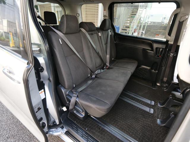 トヨタ エスクァイア Xi 8人乗 車中泊2列目3列目フラットシート