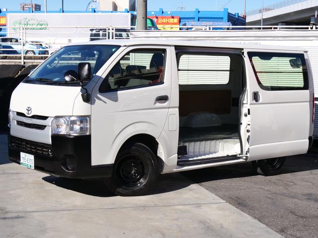 ハイエースバン ロングＤＸ　４ドア　荷室長さ３００ｃｍ助手席前倒し長さ３８５ｃｍ荷室床ビニール床フック６カ所あり　３人乗　禁煙者東京都内ワンオーナー車　全記録簿有すべてトヨタディーラー点検整備　ＴＳＳプリクラ車線逸脱警報（3枚目）