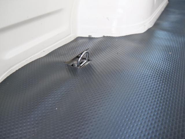 ハイエースバン ロングＤＸ　４ドア　荷室長さ３００ｃｍ助手席前倒し長さ３８５ｃｍ荷室床ビニール床フック６カ所あり　３人乗　禁煙者東京都内ワンオーナー車　全記録簿有すべてトヨタディーラー点検整備　ＴＳＳプリクラ車線逸脱警報（9枚目）