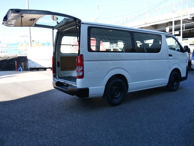 ハイエースバン ロングＤＸ　４ドア　荷室長さ３００ｃｍ助手席前倒し長さ３８５ｃｍ荷室床ビニール床フック６カ所あり　３人乗　禁煙者東京都内ワンオーナー車　全記録簿有すべてトヨタディーラー点検整備　ＴＳＳプリクラ車線逸脱警報（16枚目）