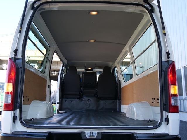 ハイエースバン ロングＤＸ　４ドア　荷室長さ３００ｃｍ助手席前倒し長さ３８５ｃｍ荷室床ビニール床フック６カ所あり　３人乗　禁煙者東京都内ワンオーナー車　全記録簿有すべてトヨタディーラー点検整備　ＴＳＳプリクラ車線逸脱警報（19枚目）