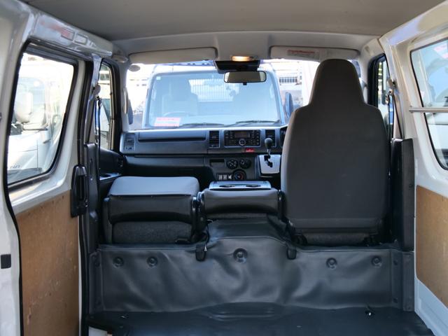 ハイエースバン ロングＤＸ　４ドア　荷室長さ３００ｃｍ助手席前倒し長さ３８５ｃｍ荷室床ビニール床フック６カ所あり　３人乗　禁煙者東京都内ワンオーナー車　全記録簿有すべてトヨタディーラー点検整備　ＴＳＳプリクラ車線逸脱警報（21枚目）