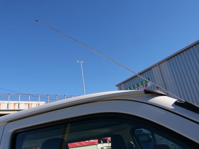 ハイエースバン ロングＤＸ　４ドア　荷室長さ３００ｃｍ助手席前倒し長さ３８５ｃｍ荷室床ビニール床フック６カ所あり　３人乗　禁煙者東京都内ワンオーナー車　全記録簿有すべてトヨタディーラー点検整備　ＴＳＳプリクラ車線逸脱警報（28枚目）