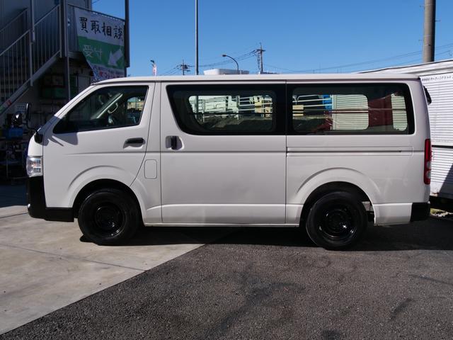 ハイエースバン ロングＤＸ　４ドア　荷室長さ３００ｃｍ助手席前倒し長さ３８５ｃｍ荷室床ビニール床フック６カ所あり　３人乗　禁煙者東京都内ワンオーナー車　全記録簿有すべてトヨタディーラー点検整備　ＴＳＳプリクラ車線逸脱警報（32枚目）