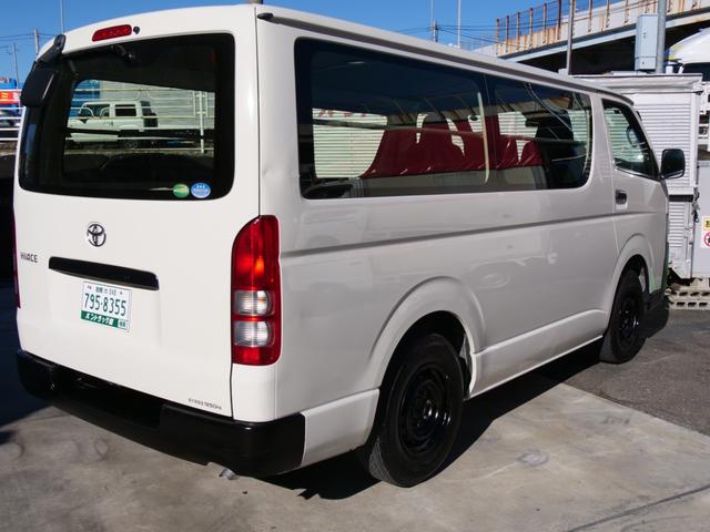 ハイエースバン ロングＤＸ　４ドア　荷室長さ３００ｃｍ助手席前倒し長さ３８５ｃｍ荷室床ビニール床フック６カ所あり　３人乗　禁煙者東京都内ワンオーナー車　全記録簿有すべてトヨタディーラー点検整備　ＴＳＳプリクラ車線逸脱警報（40枚目）