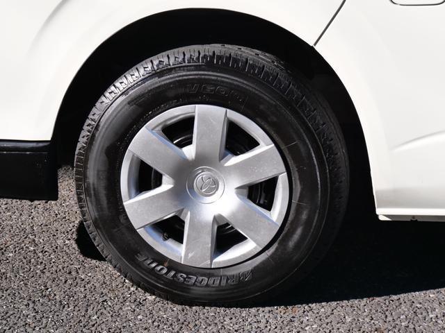 ハイエースバン ロングＤＸ　４ドア　荷室長さ３００ｃｍ助手席前倒し長さ３８５ｃｍ荷室床ビニール床フック６カ所あり　３人乗　禁煙者東京都内ワンオーナー車　全記録簿有すべてトヨタディーラー点検整備　ＴＳＳプリクラ車線逸脱警報（50枚目）