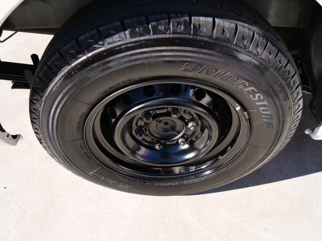 ハイエースバン ロングＤＸ　４ドア　荷室長さ３００ｃｍ助手席前倒し長さ３８５ｃｍ荷室床ビニール床フック６カ所あり　３人乗　禁煙者東京都内ワンオーナー車　全記録簿有すべてトヨタディーラー点検整備　ＴＳＳプリクラ車線逸脱警報（51枚目）