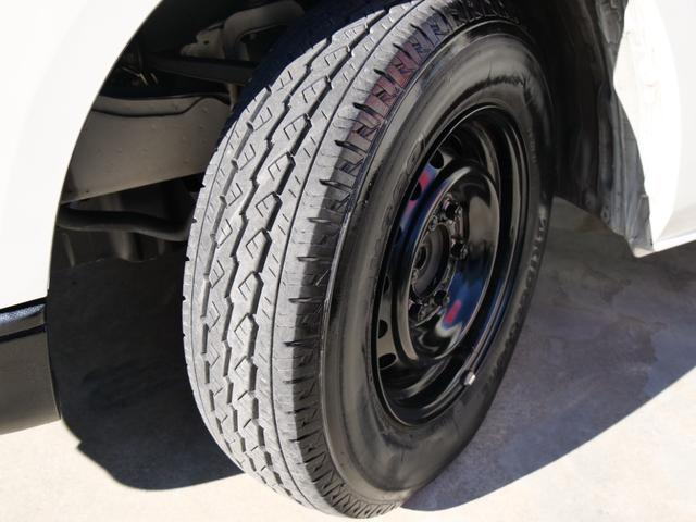 ハイエースバン ロングＤＸ　４ドア　荷室長さ３００ｃｍ助手席前倒し長さ３８５ｃｍ荷室床ビニール床フック６カ所あり　３人乗　禁煙者東京都内ワンオーナー車　全記録簿有すべてトヨタディーラー点検整備　ＴＳＳプリクラ車線逸脱警報（52枚目）