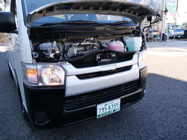 ハイエースバン ロングＤＸ　４ドア　荷室長さ３００ｃｍ助手席前倒し長さ３８５ｃｍ荷室床ビニール床フック６カ所あり　３人乗　禁煙者東京都内ワンオーナー車　全記録簿有すべてトヨタディーラー点検整備　ＴＳＳプリクラ車線逸脱警報（57枚目）