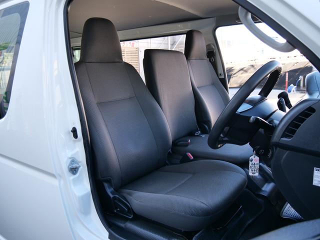 ハイエースバン ロングＤＸ　４ドア　荷室長さ３００ｃｍ助手席前倒し長さ３８５ｃｍ荷室床ビニール床フック６カ所あり　３人乗　禁煙者東京都内ワンオーナー車　全記録簿有すべてトヨタディーラー点検整備　ＴＳＳプリクラ車線逸脱警報（77枚目）