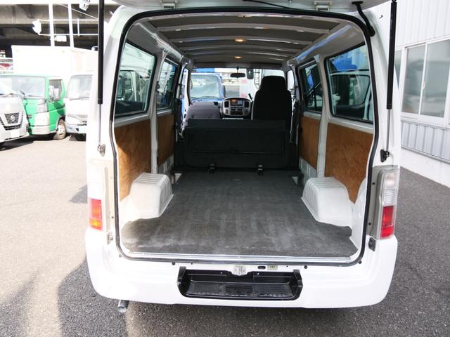 キャラバン ロングＤＸ　５ドア両側スライドドア　ＡＴ６人乗　可倒式リアシートあり　ナビＥＴＣ付Ｂｌｕｅｔｏｏｔｈ　オーディオ　ハンズフリー電話機能　　タイミングベルト無しガソリンエンジン　助手席前倒し時長尺荷物長さ３７５ｃｍ（2枚目）