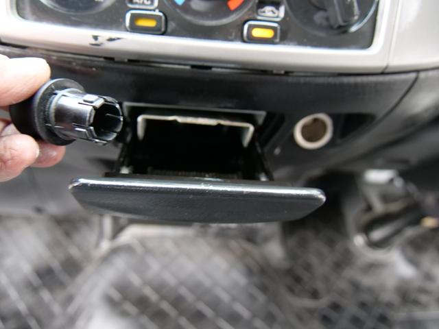 キャラバン ロングＤＸ　５ドア両側スライドドア　ＡＴ６人乗　可倒式リアシートあり　ナビＥＴＣ付Ｂｌｕｅｔｏｏｔｈ　オーディオ　ハンズフリー電話機能　　タイミングベルト無しガソリンエンジン　助手席前倒し時長尺荷物長さ３７５ｃｍ（66枚目）