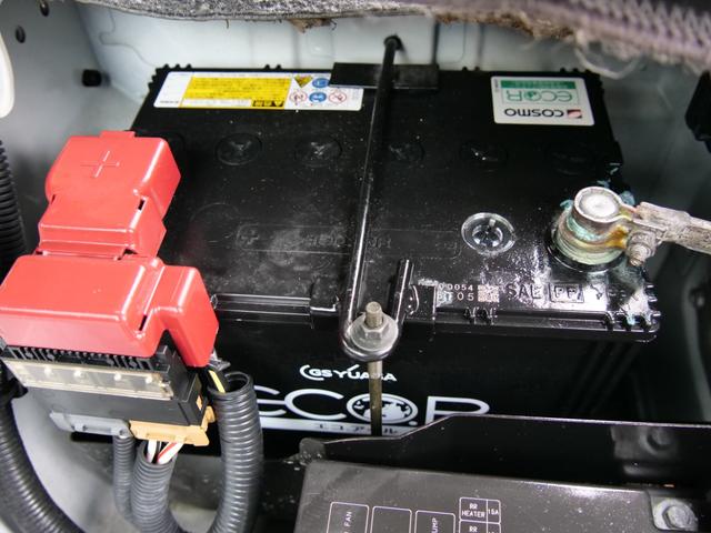 キャラバン ロングＤＸ　５ドア両側スライドドア　ＡＴ６人乗　可倒式リアシートあり　ナビＥＴＣ付Ｂｌｕｅｔｏｏｔｈ　オーディオ　ハンズフリー電話機能　　タイミングベルト無しガソリンエンジン　助手席前倒し時長尺荷物長さ３７５ｃｍ（71枚目）