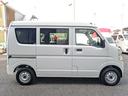 車体右側です☆　４人乗　軽４ナンバー　軽貨物車　最大積載量３５０ｋｇ　車両総重量１３４０ｋｇ　普通ＡＴ免許ＯＫ　ＡＧＳではないのでマニュアル未経験の方でも運転しやすい☆