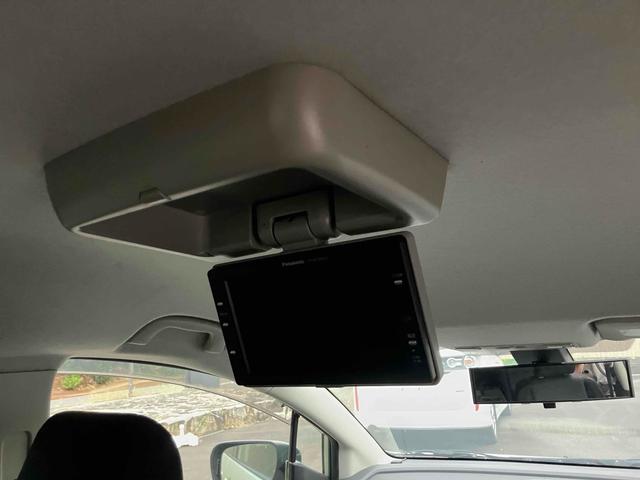 プレマシー ２０Ｓ　後期型　地デジＴＶ　ナビ　フリップダウンＭ　フォグ　ＥＴＣ　バックカメラ　ナビ　両側電動スライドドア　　スマートキー　Ｄ／Ｍウインカー電動格納ミラー　後席モニター　３列シート　フルフラット　ウォークスルー　アルミホイール　盗難防止システム（36枚目）