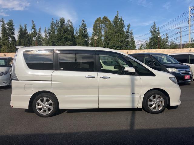 セレナ ハイウェイスター　Ｓ－ハイブリッド　両側電動パワースラドア　ＥＴＣ　ナビ　オートクルーズコントロール　両側電動スライドドア　スマートキー　電動格納ミラー　３列シート　ＣＶＴ　アルミホイール　ミュージックプレイヤー接続可　盗難防止システム　衝突安全ボディ　ＡＢＳ（14枚目）