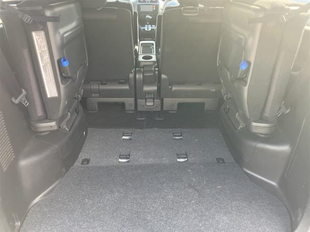 セレナ ハイウェイスター　Ｓ－ハイブリッド　両側電動パワースラドア　ＥＴＣ　ナビ　オートクルーズコントロール　両側電動スライドドア　スマートキー　電動格納ミラー　３列シート　ＣＶＴ　アルミホイール　ミュージックプレイヤー接続可　盗難防止システム　衝突安全ボディ　ＡＢＳ（42枚目）