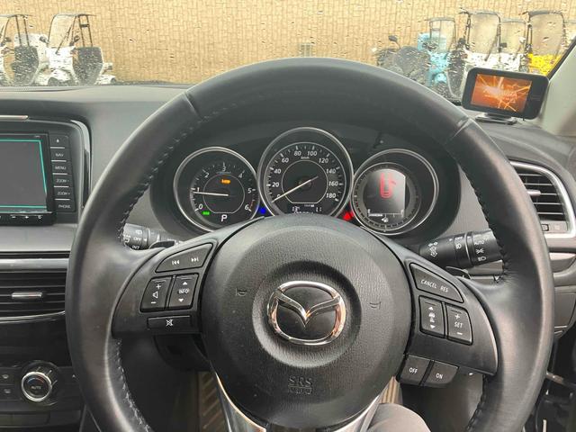 アテンザワゴン ＸＤ　ディーゼルターボ　皮調シートカバー　記録簿取説　テレビ　ドライブレコーダー　バックカメラ　ナビ　ＴＶ　オートクルーズコントロール　アルミホイール　オートライト　後席モニター　スマートキー　アイドリングストップ　電動格納ミラー　ＡＴ　盗難防止システム　ボーズ（3枚目）