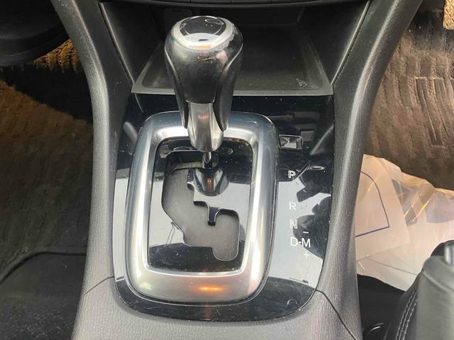 アテンザワゴン ＸＤ　ディーゼルターボ　皮調シートカバー　記録簿取説　テレビ　ドライブレコーダー　バックカメラ　ナビ　ＴＶ　オートクルーズコントロール　アルミホイール　オートライト　後席モニター　スマートキー　アイドリングストップ　電動格納ミラー　ＡＴ　盗難防止システム　ボーズ（8枚目）