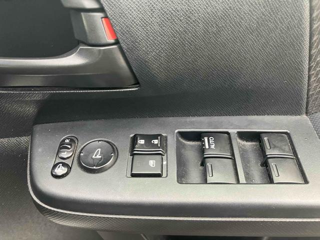 ステップワゴンスパーダ Ｚ　無限グリル　地デジナビテレビ　タイミングチェーン　カメラ　ＥＴＣ　全周囲カメラ　ナビ　ＴＶ　両側電動スライドドア　ＨＩＤ　スマートキー　アイドリングストップ　電動格納ミラー　後席モニター　ＣＶＴ　アルミホイール　ＣＤ　盗難防止システム　衝突安全ボディ　ＡＢＳ（11枚目）