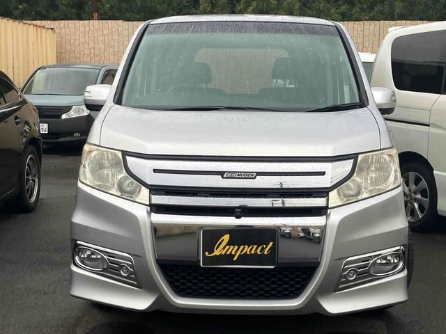 ステップワゴンスパーダ Ｚ　無限グリル　地デジナビテレビ　タイミングチェーン　カメラ　ＥＴＣ　全周囲カメラ　ナビ　ＴＶ　両側電動スライドドア　ＨＩＤ　スマートキー　アイドリングストップ　電動格納ミラー　後席モニター　ＣＶＴ　アルミホイール　ＣＤ　盗難防止システム　衝突安全ボディ　ＡＢＳ（12枚目）