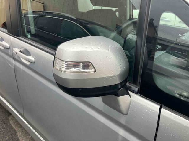 ステップワゴンスパーダ Ｚ　無限グリル　地デジナビテレビ　タイミングチェーン　カメラ　ＥＴＣ　全周囲カメラ　ナビ　ＴＶ　両側電動スライドドア　ＨＩＤ　スマートキー　アイドリングストップ　電動格納ミラー　後席モニター　ＣＶＴ　アルミホイール　ＣＤ　盗難防止システム　衝突安全ボディ　ＡＢＳ（22枚目）