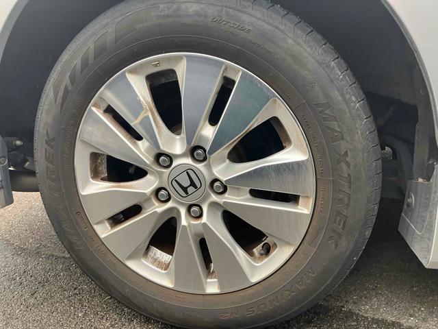 ステップワゴンスパーダ Ｚ　無限グリル　地デジナビテレビ　タイミングチェーン　カメラ　ＥＴＣ　全周囲カメラ　ナビ　ＴＶ　両側電動スライドドア　ＨＩＤ　スマートキー　アイドリングストップ　電動格納ミラー　後席モニター　ＣＶＴ　アルミホイール　ＣＤ　盗難防止システム　衝突安全ボディ　ＡＢＳ（26枚目）