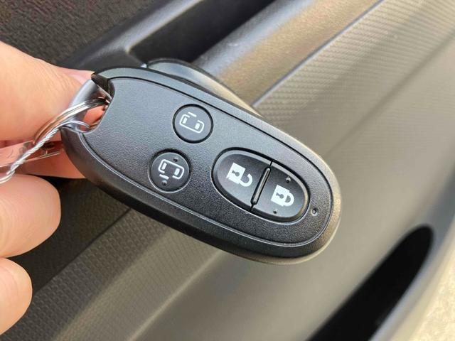 ソリオ Ｓ　アンドロイドモニター１０．３　両側パワースライドドア　バックカメラ　両側電動スライドドア　オートライト　ＨＩＤ　スマートキー　電動格納ミラー　ＣＶＴ　アルミホイール　盗難防止システム　衝突安全ボディ　ＡＢＳ　エアコン　パワーステアリング　パワーウィンドウ（9枚目）