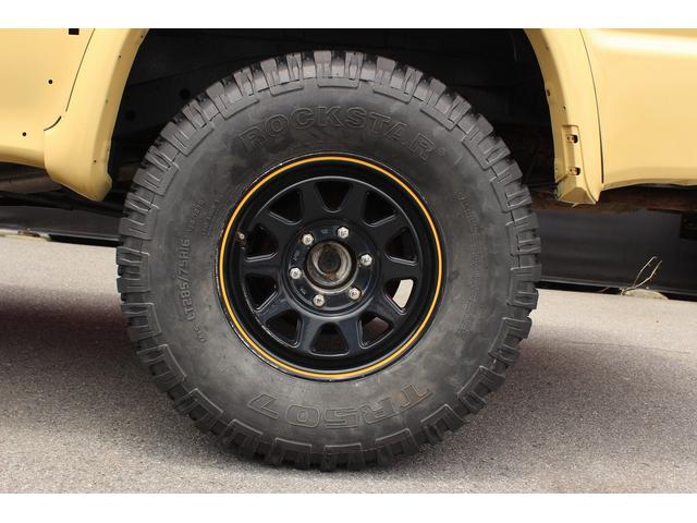 プロシード キャブプラス　４ＷＤ　ヒッチメンバー　全塗装済み　５人乗り　積載量５００ＫＧ　社外アルミホイール　社外タイヤ　社外ステアリング　社外オーディオ（22枚目）