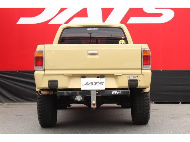 プロシード キャブプラス　４ＷＤ　ヒッチメンバー　全塗装済み　５人乗り　積載量５００ＫＧ　社外アルミホイール　社外タイヤ　社外ステアリング　社外オーディオ（26枚目）