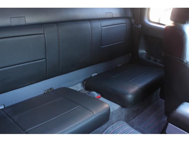 ハイラックススポーツピック エクストラキャブ　ジャッツエアサス装着　Ｃノッチ加工　デイトナクロームホイール　ホワイトリボンタイヤ　トノカバー　社外ウッドステアリング　シートカバー　社外ナビ　ＥＴＣ（8枚目）