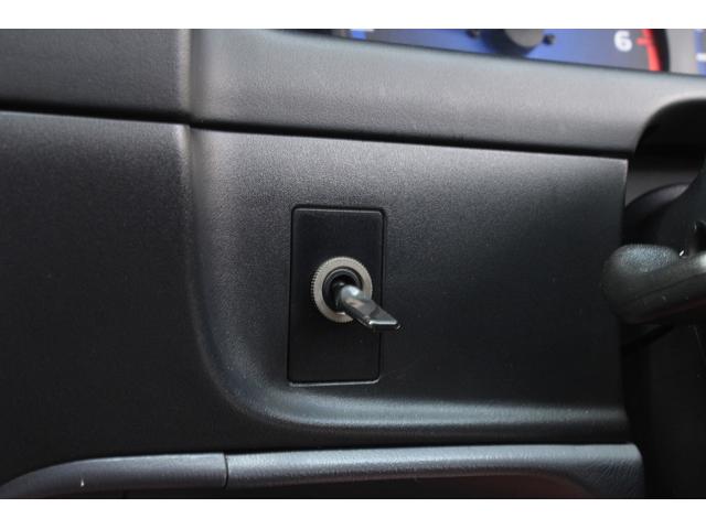 ハイラックススポーツピック エクストラキャブ　ジャッツエアサス装着　デイトナ＆ＢＦグッドリッチ　ワンピースウインドウ　リヤステップバンパー　エア開閉式トノカバー（11枚目）