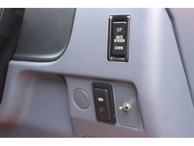 ハイラックススポーツピック エクストラキャブ　ジャッツエアサス装着　デイトナ＆ＢＦグッドリッチ　ワンピースウインドウ　リヤステップバンパー　エア開閉式トノカバー（12枚目）