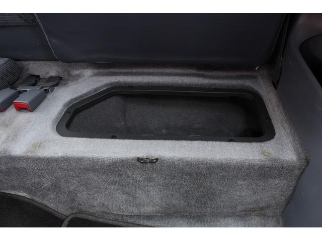 ハイラックススポーツピック エクストラキャブ　ローダウンブロック　デイトナブラックホイール　リアステップバンパー　社外グリル　社外オーディオ　ＥＴＣ　４速ＡＴ　積載量２５０キロ（42枚目）