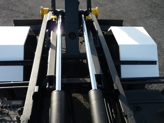 ヒノレンジャー レンジャー新明和製脱着装置付アームロール6400cc(17枚目)