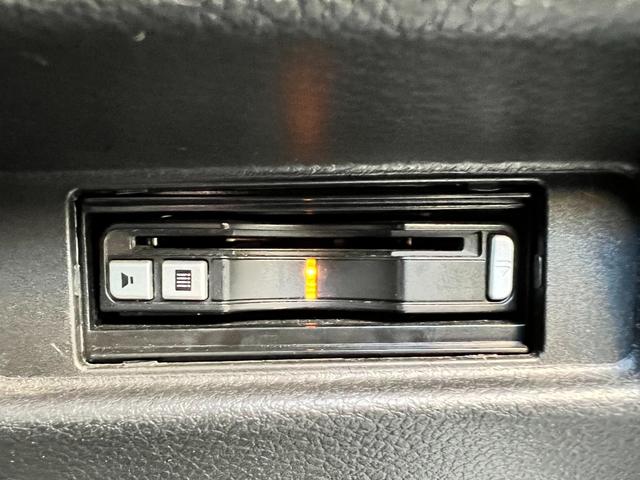 ハイブリッドXS 純正オプションKENWOODエントリーナビ・全方位モニター用カメラパッケージ装着車・ビルトインETC・スリムサーキュレーター・ヘッドアンプディスプレイ・シートヒーター・LEDヘッド&LEDフォグ(8枚目)