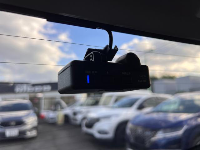 シャトル ハイブリッドX ホンダセンシング ナビ装着用スペシャルパッケージ+ETC車載器(ナビゲーション連動)・コンビシートプライムスムース&ファブリック・	LEDヘッドライト+LEDフォグライト+自動防眩ルームミラー(9枚目)