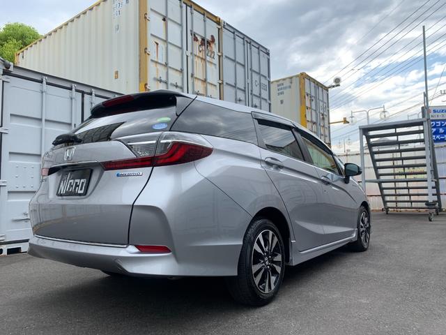 シャトル ハイブリッドX ホンダセンシング コンフォートビューパッケージ・純正オプション(ギャザズ8型ワイドプレミアムインターナビ・ナビ連動ドラレコ前後&連動ビルトインETC) アップルカープレイ・コンビシートプライムスムース&ファブリック(3枚目)