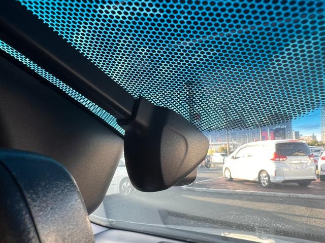 シャトル ハイブリッドX ホンダセンシング コンフォートビューパッケージ・純正オプション(ギャザズ8型ワイドプレミアムインターナビ・ナビ連動ドラレコ前後&連動ビルトインETC) アップルカープレイ・コンビシートプライムスムース&ファブリック(7枚目)