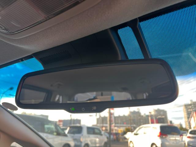 シャトル ハイブリッドX ホンダセンシング コンフォートビューパッケージ・純正オプション(ギャザズ8型ワイドプレミアムインターナビ・ナビ連動ドラレコ前後&連動ビルトインETC) アップルカープレイ・コンビシートプライムスムース&ファブリック(12枚目)