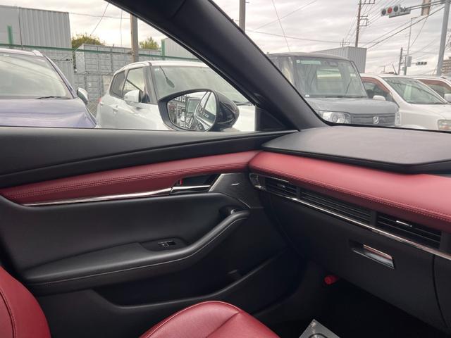 MAZDA3ファストバック 20Sバーガンディ セレクション オプション(360度セーフティPK・BOSEサウンドシステム+12スピーカー・フロント&リア&サイド&アンダースカートスポイラー・イルミスカッフプレート・ビルトインETC)シート&ステアリングヒーター(24枚目)