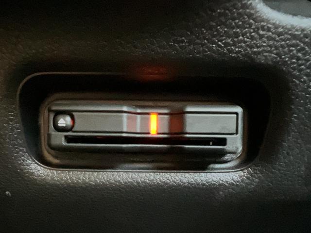 フリード e:HEVクロスター 11.4型ワイドナビ装着スペシャルPK・ナビ連動2.0ETC・2列目6:4分割可倒式シート(ダブルフォールダウン)・コンビシート&専用インテリア・アップルカープレイ&アンドロイドオート・純正ドラレコ(8枚目)