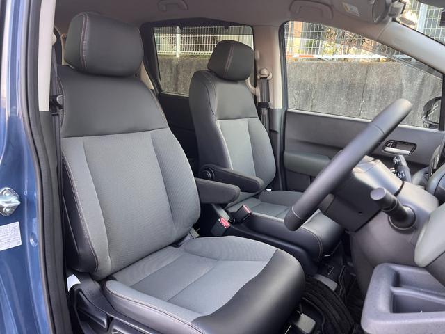 フリード e:HEVクロスター 11.4型ワイドナビ装着スペシャルPK・ナビ連動2.0ETC・2列目6:4分割可倒式シート(ダブルフォールダウン)・コンビシート&専用インテリア・アップルカープレイ&アンドロイドオート・純正ドラレコ(20枚目)