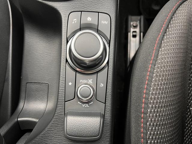 MAZDA2 15S ブラックトーンエディション 6速マニュアル・純正(マツダコネクトナビ・360度ビューモニター・前後ドラレコ・アルミペダル・バイザー裏ETC・ブルーワイドミラー・自動防眩ミラー)オートマチックハイビーム・前後パーキングセンサー(18枚目)