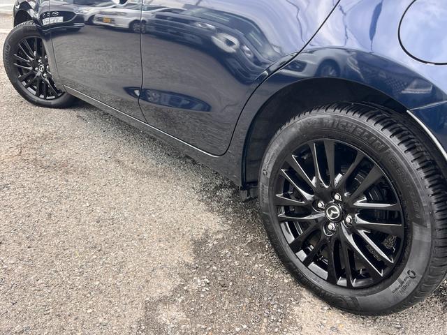 MAZDA2 15S ブラックトーンエディション 6速マニュアル・純正(マツダコネクトナビ・360度ビューモニター・前後ドラレコ・アルミペダル・バイザー裏ETC・ブルーワイドミラー・自動防眩ミラー)オートマチックハイビーム・前後パーキングセンサー(31枚目)